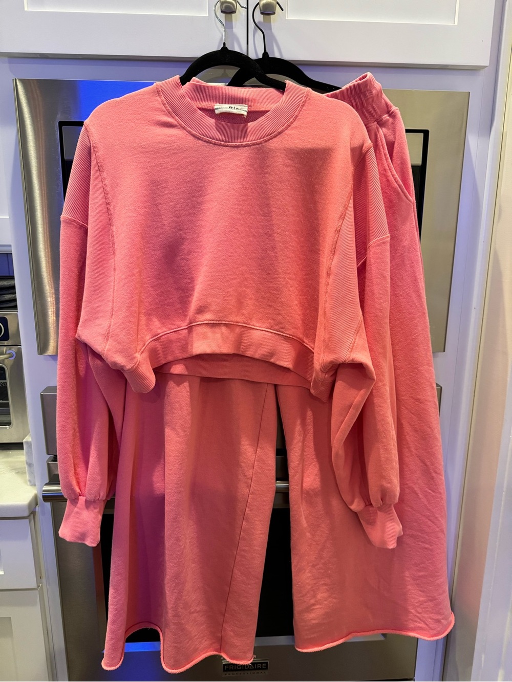 Cropped Crewneck Sweatshirt & Pants Set — Pink